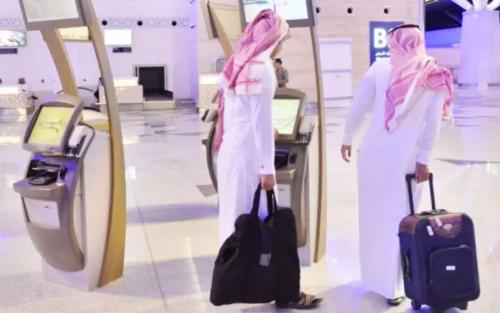 സൗദിയിലെ നാലു വിമാനത്താവളങ്ങളിൽ‍ യാത്രക്കാരുടെ ബാഗേജ് പരിശോധനക്ക് സ്മാർ‍ട്ട് ടേബിളുകൾ‍ ഏർ‍പ്പെടുത്തും