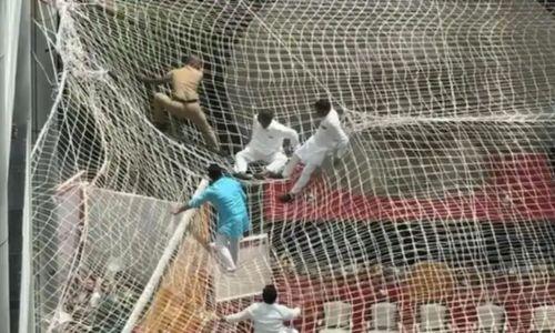 മഹാരാഷ്ട്രയിൽ സെക്രട്ടേറിയറ്റിന്റെ മൂന്നാം നിലയില് നിന്നും എടുത്ത് ചാടി ഡെപ്യൂട്ടി സ്പീക്കറും എംപിയും എംഎല്എമാരും മഹാരാഷ്ട്രയിൽ സെക്രട്ടേറിയറ്റിന്റെ മൂന്നാം നിലയില് നിന്നും എടുത്ത് ചാടി ഡെപ്യൂട്ടി സ്പീക്കറും എംപിയും എംഎല്എമാരും