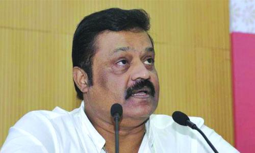 സു­രേഷ് ഗോ­പി­യെ­ അറസ്റ്റ് ചെ­യ്ത് ജാ­മ്യത്തിൽ വി­ട്ടു­