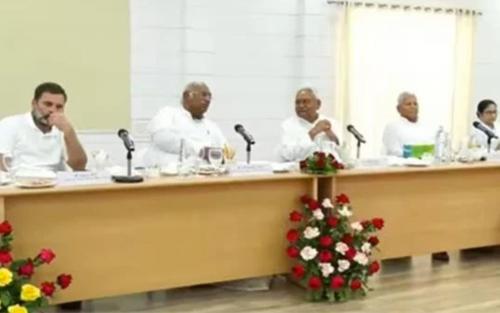 പ്രതിപക്ഷ പടയൊരുക്കത്തിന് പാറ്റ്നയിൽ തുടക്കം