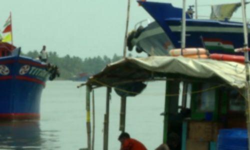 കൊച്ചി മുനമ്പത്ത് ബോട്ടുകള്‍ കൂട്ടിയിടിച്ച് അപകടം; ഒരാള്‍ മരിച്ചു