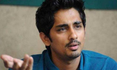 വിമാനത്താവളത്തിലെ സുരക്ഷാ ഉദ്യോഗസ്ഥർ മാതാപിതാക്കളെ അപമാനിച്ചു; ആരോപണവുമായി നടൻ സിദ്ധാർത്ഥ്