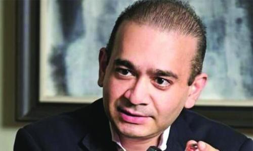 പി­.എൻ.ബി­ തട്ടി­പ്പ് : സി.­ബി.­ഐ മൂ­ന്ന് പേ­രെ­ അറസ്റ്റ്­ ചെ­യ്തു­