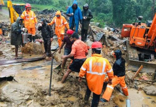 രാജമലയിൽ തെരച്ചിലിന്റെ രണ്ടാം ദിനം; കൂടുതൽ പേരെ കാണാതായിട്ടുണ്ടെന്ന് നാട്ടുകാർ