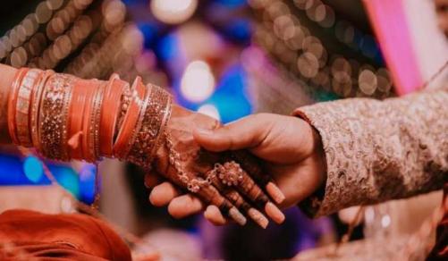 മലപ്പുറത്ത് ബാലവിവാഹം: പോലീസ് കേസെടുത്തു മലപ്പുറത്ത് ബാലവിവാഹം: പോലീസ് കേസെടുത്തു