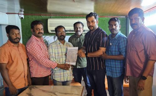 ബഹ്റൈൻ പ്രവാസിയ്ക്കു കെ.പി.എ ബഹ്റൈനിന്റെ കൈത്താങ്ങ് ബഹ്റൈൻ പ്രവാസിയ്ക്കു കെ.പി.എ ബഹ്റൈനിന്റെ കൈത്താങ്ങ്