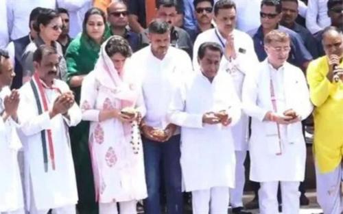 തെരഞ്ഞെടുപ്പ് പ്രചാരണം: നർമദയെ പൂജിച്ച് പ്രിയങ്കയുടെ തുടക്കം