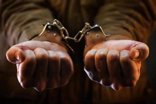 മാമീറിൽ അനധികൃത മദ്യ വിൽപ്പന: ഏഷ്യക്കാരൻ പിടിയിൽ