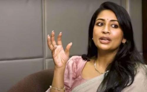 നിങ്ങളിൽ പാപം ചെയ്യാത്തവർ കല്ലെറിയട്ടെ; സച്ചിൻ സാവന്തുമായി ബന്ധപ്പെട്ട കേസിൽ ഇ.ഡിയുടെ ചോദ്യം ചെയ്യലിന് ഹാജരായതിന് പിന്നാലെ ഇൻസ്റ്റഗ്രാം പോസ്റ്റുമായി നടി നവ്യാ നായർ നിങ്ങളിൽ പാപം ചെയ്യാത്തവർ കല്ലെറിയട്ടെ; സച്ചിൻ സാവന്തുമായി ബന്ധപ്പെട്ട കേസിൽ ഇ.ഡിയുടെ ചോദ്യം ചെയ്യലിന് ഹാജരായതിന് പിന്നാലെ ഇൻസ്റ്റഗ്രാം പോസ്റ്റുമായി നടി നവ്യാ നായർ