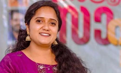 രാഹുലിന് പിന്തുണ: ശ്രീനാദേവി കുഞ്ഞമ്മയ്ക്ക് ഡിസിസി നോട്ടീസ്; മറുപടി തൃപ്തികരമല്ലെങ്കിൽ നടപടി