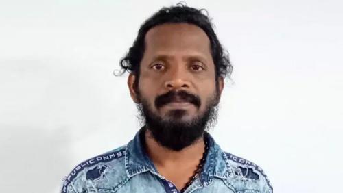 13 കാരിയെ പീഡനത്തിനിരയാക്കി; മിമിക്രി കലാകാരൻ പിടിയിൽ 13 കാരിയെ പീഡനത്തിനിരയാക്കി; മിമിക്രി കലാകാരൻ പിടിയിൽ