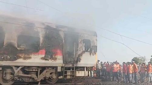 തിരുവനന്തപുരം ഡൽഹി രാജധാനി എക്സ്പ്രസിന് തീപിടിച്ചു; യാത്രക്കാർ സുരക്ഷിതർ, ആളപായമില്ല