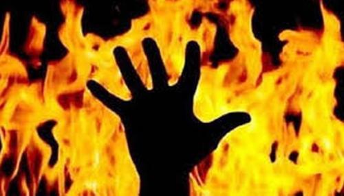 നാദാപുരത്ത് ഒരു കുടുംബത്തിലെ നാല് പേർ പൊള്ളലേറ്റ നിലയിൽ 