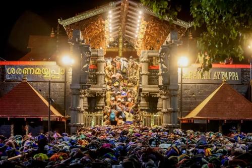 ശബരിമലയിൽ 55.75 പവന്റെ സ്വർണക്കിരീടം കാണാതായതായി റിപ്പോർട്ട്; വാർത്തകൾ തള്ളി തിരുവാഭരണം കമ്മീഷണർ