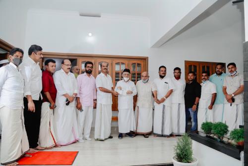 കെ.എം.സി.സി ബഹ്റൈൻ അല് അമാന സമൂഹിക സുരക്ഷാ ഫണ്ട് കൈമാറി കെ.എം.സി.സി ബഹ്റൈൻ അല് അമാന സമൂഹിക സുരക്ഷാ ഫണ്ട് കൈമാറി