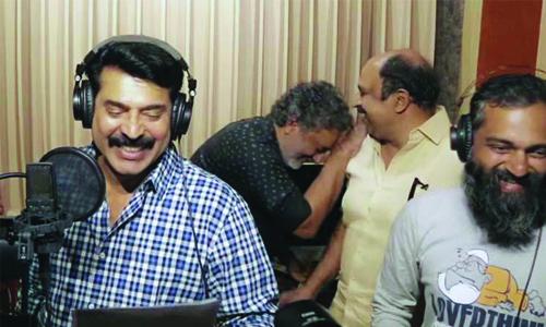 അങ്കി­ളിൽ‍ പാ­ട്ടു­പാ­ടി­ മമ്മൂ­ട്ടി­