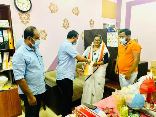 അധ്യാപകദിനത്തിൽ ആദരം അർപ്പിച്ച് ഐ.വൈ.സി.സി ദേശീയ കമ്മറ്റി