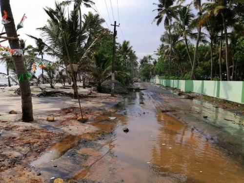 കടലാക്രമണം: തീരദേശത്ത് ഒരു മാസത്തെ സൗജന്യ റേഷൻ നൽകും കടലാക്രമണം: തീരദേശത്ത് ഒരു മാസത്തെ സൗജന്യ റേഷൻ നൽകും