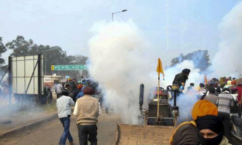 കർ‍ഷക മാർ‍ച്ച് രണ്ടാംദിനത്തിലേക്ക്; പോലീസ് സന്നാഹത്തെ വിന്യസിച്ച് മാർ‍ച്ച് തടയാൻ അധികൃതർ