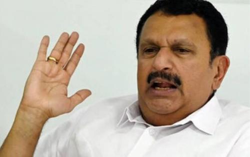 തലസ്ഥാനം തിരുവനന്തപുരത്ത് തന്നെ, പാർട്ടിയോട് ചോദിക്കാതെ ബിൽ അവതരിപ്പിച്ചത് തെറ്റെന്ന് മുരളീധരന് തലസ്ഥാനം തിരുവനന്തപുരത്ത് തന്നെ, പാർട്ടിയോട് ചോദിക്കാതെ ബിൽ അവതരിപ്പിച്ചത് തെറ്റെന്ന് മുരളീധരന്