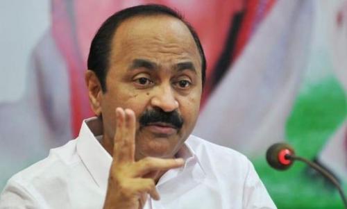 മുഖ്യമന്ത്രി ഉമ്മന് ചാണ്ടിയുടെ കുടുംബത്തോട് മാപ്പ് പറയണമെന്ന് വി ഡി സതീശൻ മുഖ്യമന്ത്രി ഉമ്മന് ചാണ്ടിയുടെ കുടുംബത്തോട് മാപ്പ് പറയണമെന്ന് വി ഡി സതീശൻ