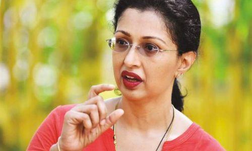 നടി ഗൗതമി എഐഎഡിഎംകെയിൽ ചേർന്നു നടി ഗൗതമി എഐഎഡിഎംകെയിൽ ചേർന്നു