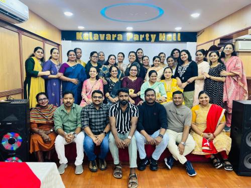 സൽമാനിയ ആശുപത്രിയിലെ നഴ്സുമാർക്ക് യാത്രയയപ്പ് നൽകി