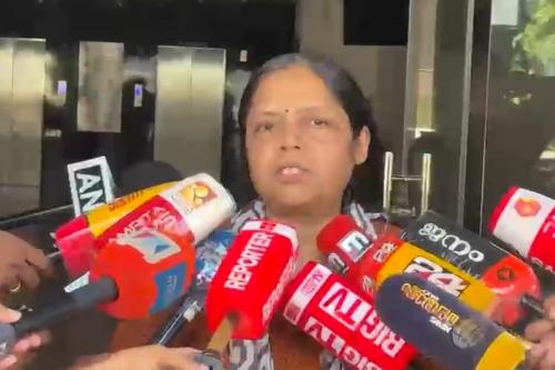 കണ്ണൂർ സർവ്വകലാശാലയിൽ ഗവർണറുടെ വെട്ടിനിരത്തൽ; ബോർഡ് ഓഫ് സ്റ്റഡീസ് നിയമനത്തിൽ ഇടത് പ്രതിഷേധം