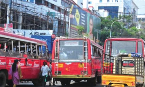 സർ­ക്കാർ കടു­ത്ത നടപടി­കളി­ലേ­ക്ക് : ബസ് ഉടമകൾ‍­ക്ക് കാ­രണം കാ­ണി­ക്കൽ നോ­ട്ടീ­സ്