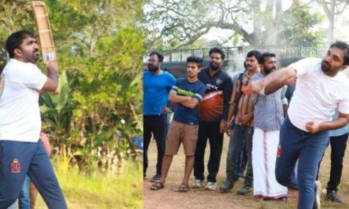പുതുപ്പള്ളി ഹൈസ്കൂൾ മൈതാനം വീണ്ടെടുക്കുക; പ്രതിഷേധ ക്രിക്കറ്റുമായി ചാണ്ടി ഉമ്മൻ
