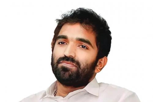 ബിന്ദുവിന്റെ മകന് സ്ഥിരം ജോലി നല്കണമെന്നും പത്ത് ദിവസത്തിനകം ബിന്ദുവിന്റെ വീടിന്റെ അറ്റകുറ്റപ്പണികള് പൂര്ത്തിയാക്കുമെന്നും ചാണ്ടി ഉമ്മൻ ബിന്ദുവിന്റെ മകന് സ്ഥിരം ജോലി നല്കണമെന്നും പത്ത് ദിവസത്തിനകം ബിന്ദുവിന്റെ വീടിന്റെ അറ്റകുറ്റപ്പണികള് പൂര്ത്തിയാക്കുമെന്നും ചാണ്ടി ഉമ്മൻ