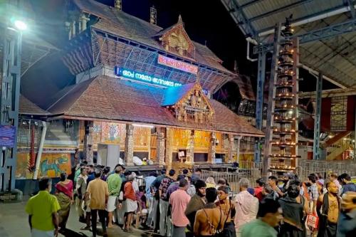 ഹൈക്കോടതി ഉത്തരവ് ഗൗരവത്തോടെ കാണുന്നു; ഭണ്ഡാരത്തിനും സ്വർണ്ണത്തിനും പൂർണ്ണ സുരക്ഷിതത്വമെന്ന് ഗുരുവായൂർ ദേവസ്വം ചെയർമാൻ