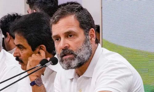 ‘മോദാനി’ വെളിപ്പെട്ടിട്ടും എന്തിനാണ് ജനങ്ങളുടെ റിട്ടയർമെന്റ് പണം അദാനിയുടെ കമ്പനികളിൽ നിക്ഷേപിക്കുന്നത്? രാഹുൽ ഗാന്ധി ‘മോദാനി’ വെളിപ്പെട്ടിട്ടും എന്തിനാണ് ജനങ്ങളുടെ റിട്ടയർമെന്റ് പണം അദാനിയുടെ കമ്പനികളിൽ നിക്ഷേപിക്കുന്നത്? രാഹുൽ ഗാന്ധി