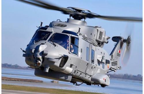 ഖത്തർ സൈനിക ഹെലികോപ്റ്റർ കടലിൽ തകർന്നു വീണു; തിരച്ചിൽ തുടരുന്നു