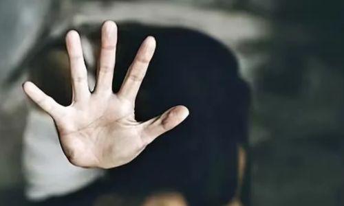 സഹപ്രവർത്തകയുടെ മകനെ ലൈംഗീകമായി പീഡിപ്പിച്ചു; യുവതി അറസ്റ്റിൽ സഹപ്രവർത്തകയുടെ മകനെ ലൈംഗീകമായി പീഡിപ്പിച്ചു; യുവതി അറസ്റ്റിൽ