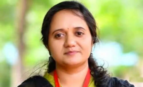 രാഹുൽ മാങ്കൂട്ടത്തിനെ പിന്തുണച്ച സിപിഐ നേതാവ് ശ്രീനാദേവി കുഞ്ഞമ്മ പാർട്ടി വിട്ടു