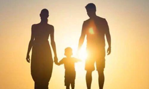 ട്രാൻസ്ജെൻഡർ രക്ഷിതാക്കള്ക്ക് ജനിച്ച കുട്ടിയുടെ ജനന സര്ട്ടിഫിക്കറ്റില് നിന്ന് അച്ഛനും അമ്മയും ഒഴിവാക്കും, പകരം രക്ഷിതാക്കള്’; നിർണായക വിധിയുമായി ഹൈക്കോടതി ട്രാൻസ്ജെൻഡർ രക്ഷിതാക്കള്ക്ക് ജനിച്ച കുട്ടിയുടെ ജനന സര്ട്ടിഫിക്കറ്റില് നിന്ന് അച്ഛനും അമ്മയും ഒഴിവാക്കും, പകരം രക്ഷിതാക്കള്’; നിർണായക വിധിയുമായി ഹൈക്കോടതി