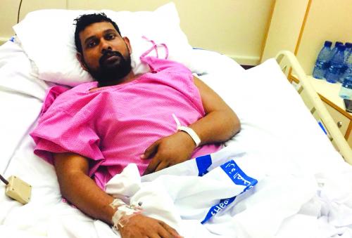 കവർ­ച്ചക്കാ­രു­ടെ­ അക്രമണത്താൽ  കെ­ട്ടി­ടത്തിന് മു­കളിൽ നി­ന്നും വീ­ണ  യു­വാ­വിന് സഹാ­യം ആവശ്യം