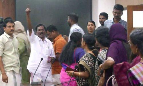 തൃക്കാക്കരയിൽ വൈസ് ചെയർമാൻ പുറത്ത് ; അവിശ്വാസം പാസായി തൃക്കാക്കരയിൽ വൈസ് ചെയർമാൻ പുറത്ത് ; അവിശ്വാസം പാസായി
