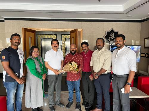 പി.എം.എ. ഗഫൂറുമായി ബ്ലഡ് ഡോണേഴ്സ് കേരള ബഹ്റൈൻ ചാപ്റ്റർ ഭാരവാഹികൾ കൂടിക്കാഴ്ച നടത്തി പി.എം.എ. ഗഫൂറുമായി ബ്ലഡ് ഡോണേഴ്സ് കേരള ബഹ്റൈൻ ചാപ്റ്റർ ഭാരവാഹികൾ കൂടിക്കാഴ്ച നടത്തി