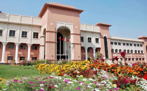 അനധി­കൃ­ത പണപ്പി­രിവ് അനു­വദി­ക്കി­ല്ലെ­ന്ന് ഇന്ത്യൻ സ്കൂൾ ഭരണ സമി­തി­