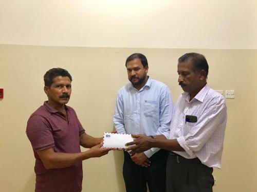 ജയപ്രകാ­ശി­ന്റെ­ കു­ടുംബത്തിന്  ഹോ­പ്പ് ബഹ്‌റൈ­ന്റെ­ സഹാ­യം കൈ­മാ­റി­