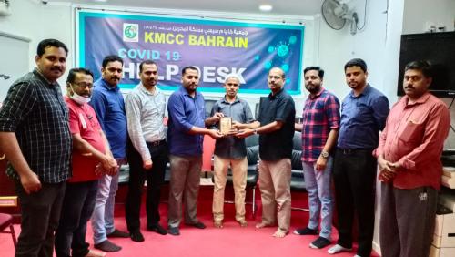 അബ്ദുൾ നാസർ മാത്തൂരിന് പാലക്കാട്‌ ജില്ലാ കെ.എം.സി.സി യാത്രയയപ്പ് നൽകി