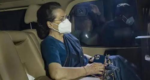 സോണിയ ഗാന്ധി ആശുപത്രി വിട്ടു സോണിയ ഗാന്ധി ആശുപത്രി വിട്ടു