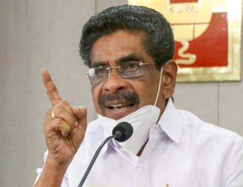 അപമാനിച്ച് ഇറക്കിവിടാന് ശ്രമം നടക്കുന്നു: മുല്ലപ്പള്ളി രാമചന്ദ്രൻ അപമാനിച്ച് ഇറക്കിവിടാന് ശ്രമം നടക്കുന്നു: മുല്ലപ്പള്ളി രാമചന്ദ്രൻ