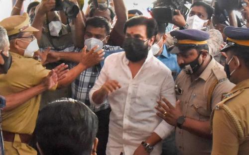 ദിലീപിന്റെ ജാമ്യം റദ്ദാക്കണമെന്ന് ആവശ്യപ്പെട്ട് ക്രൈംബ്രാഞ്ച് ഹൈക്കോടതിയിൽ ദിലീപിന്റെ ജാമ്യം റദ്ദാക്കണമെന്ന് ആവശ്യപ്പെട്ട് ക്രൈംബ്രാഞ്ച് ഹൈക്കോടതിയിൽ