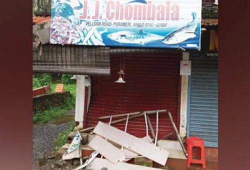 കോഴിക്കോട് കൊവിഡ് രോഗിയുടെ മത്സ്യബൂത്ത് അടിച്ചുതകർത്തു കോഴിക്കോട് കൊവിഡ് രോഗിയുടെ മത്സ്യബൂത്ത് അടിച്ചുതകർത്തു