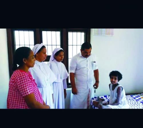 ആര്യയുടെ വീടെന്ന സ്വപ്നം പൂവണിഞ്ഞില്ല; പണം പലവഴിക്ക് ചിലവാക്കുന്നതായി ആരോപണം ആര്യയുടെ വീടെന്ന സ്വപ്നം പൂവണിഞ്ഞില്ല; പണം പലവഴിക്ക് ചിലവാക്കുന്നതായി ആരോപണം