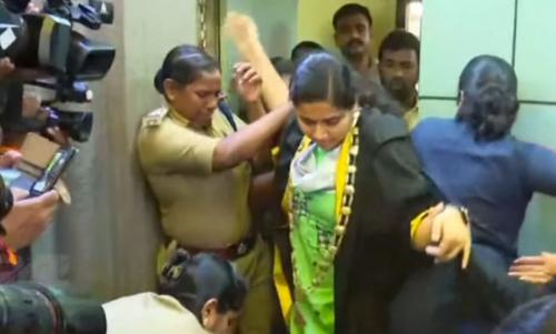 കത്ത് വിവാദം; മേയറുടെ വഴി തടഞ്ഞ ഒൻപത് വനിതാ ബിജെപി അംഗങ്ങൾക്ക് സസ്പെൻഷൻ