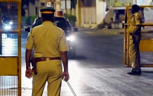 ചേരിതിരിഞ്ഞ് സംഘര്ഷം; മഹാരാഷ്ട്രയില് നിരോധനാജ്ഞ പ്രഖ്യാപിച്ചു ചേരിതിരിഞ്ഞ് സംഘര്ഷം; മഹാരാഷ്ട്രയില് നിരോധനാജ്ഞ പ്രഖ്യാപിച്ചു